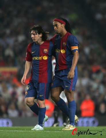 会师美职联决赛，梅西过往面对穆勒3胜7负处于下风（美职联决赛相逢：梅西对穆勒历史战绩3胜7负，不占上风）