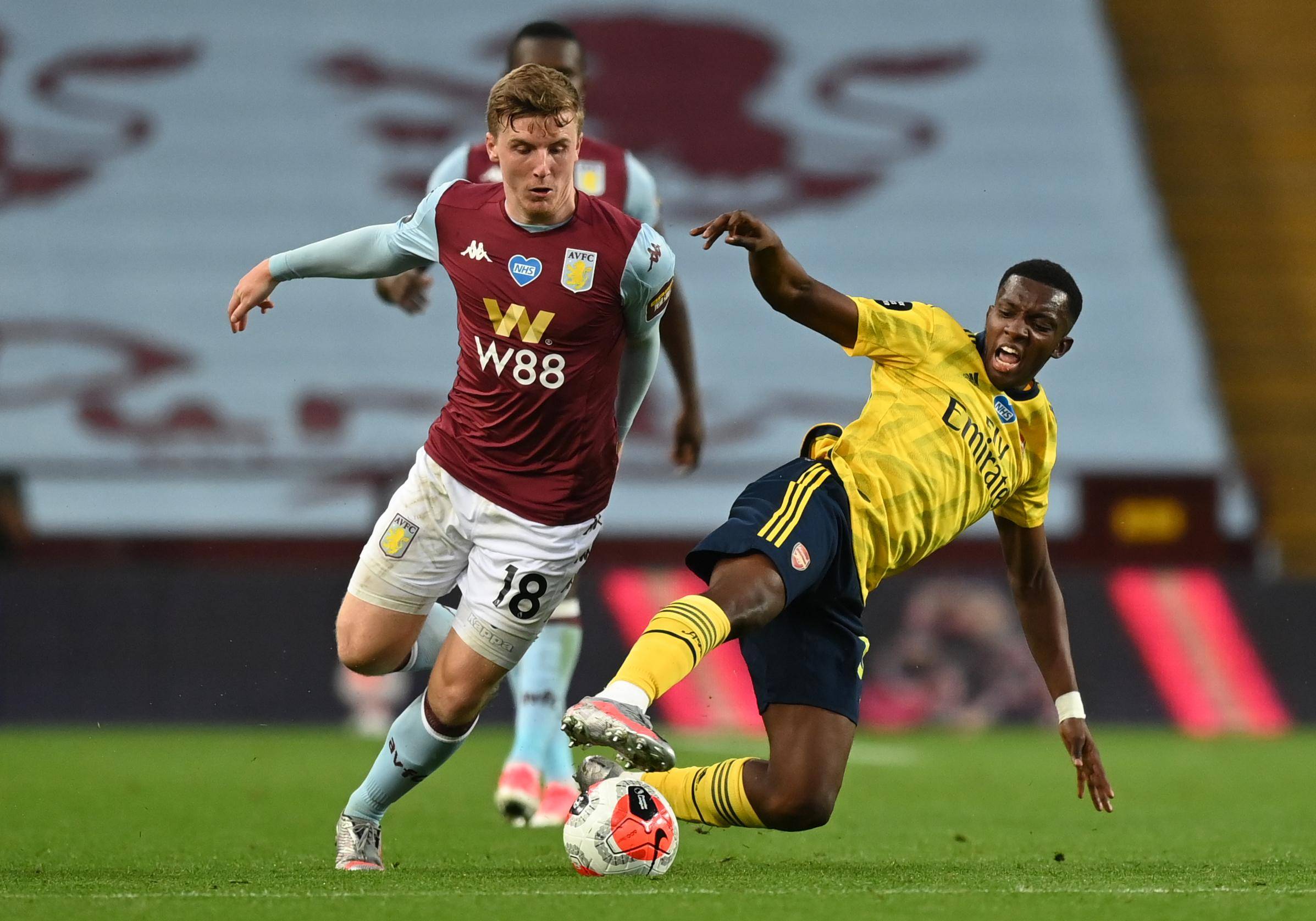 FC ONLINE｜中超争冠终章来袭！沪上双雄末轮定江山（FC ONLINE｜中超夺冠大结局将至：沪上双雄末轮一战定乾坤）