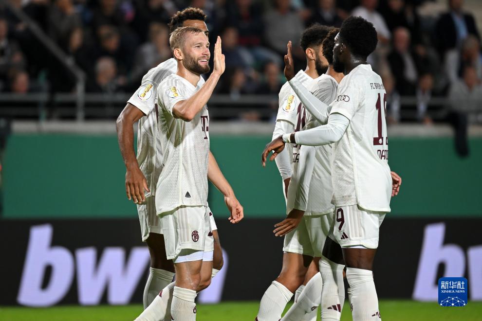 半场：勒沃库森3-0狼堡，蒂尔曼传射，霍夫曼、塔普索巴建功（半场战报：勒沃库森3-0狼堡，蒂尔曼一传一射，霍夫曼、塔普索巴破门）