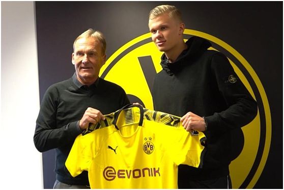 克罗地亚媒体：拜仁球探现场考察哈伊杜克19岁后卫霍达克（克媒称拜仁球探亲赴现场考察哈伊杜克19岁后卫霍达克）