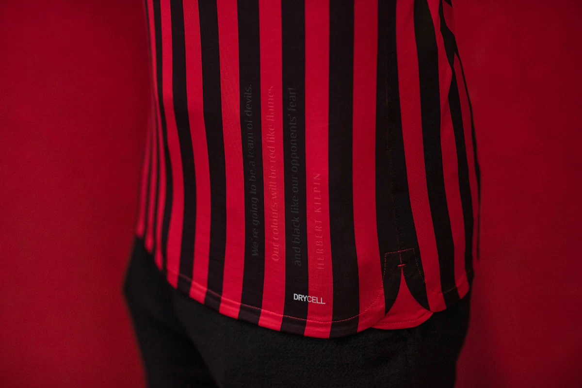 NBA：勇士主场狂胜灰熊 库里轰下45分（NBA：库里45分发飙，勇士主场大胜灰熊）